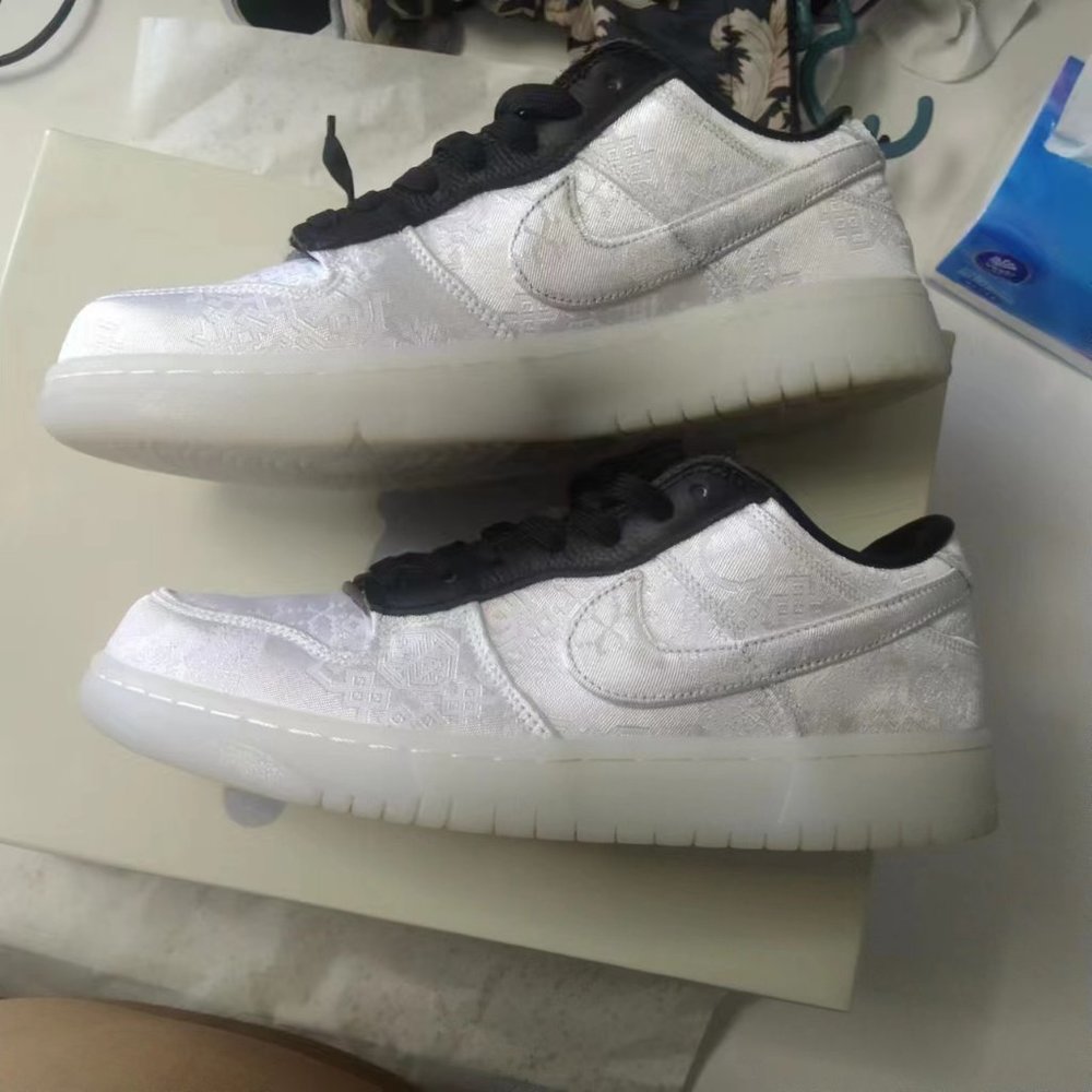 NIKE DUNK LOW - Picture 2 of 4